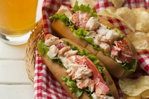 samuel-adams-summer-ale-lobster-roll--en--09099827-90ba-4b2c-8813-7e5baeee88cf