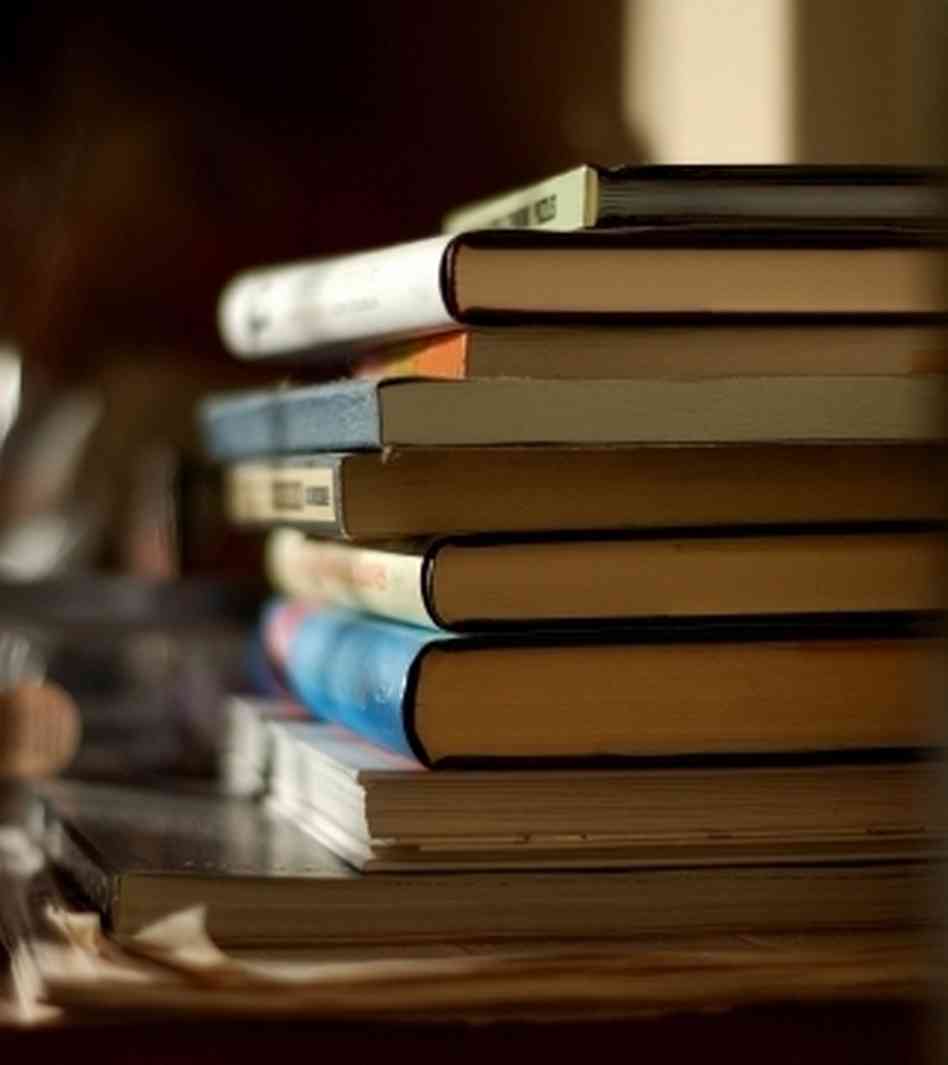 books_custom-55d67cfd22a2a799169bff4d86d2f17f349dc474-s6-c30
